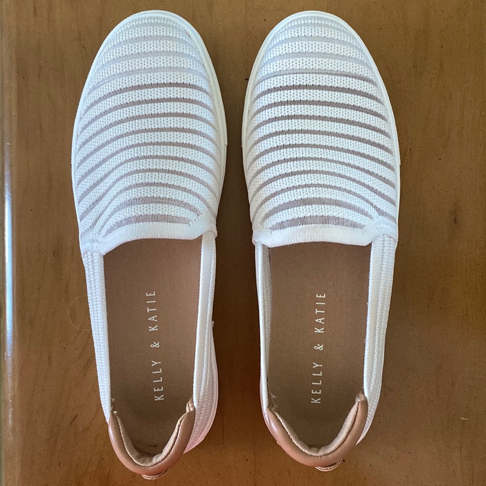 KELLY & KATIE SLIP ON SNEAKERS